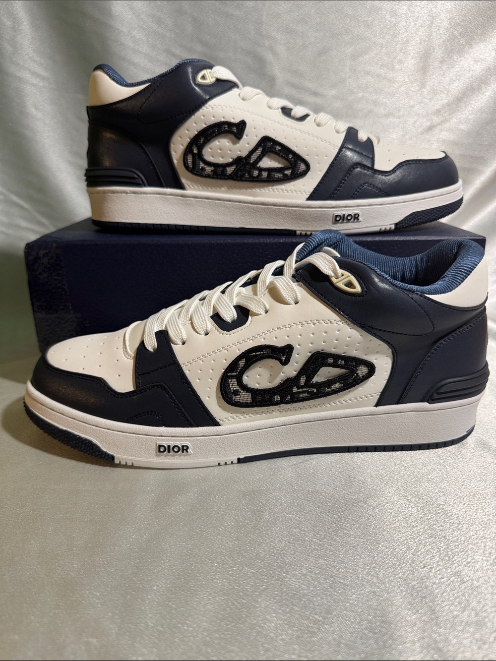 Dior B57 Mid Oblique Blue sneakers featuring-navy blue/white leather upper🔥New!